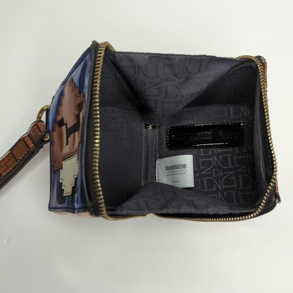 Nintendo Cube Wristlet - Picture 6 of 8